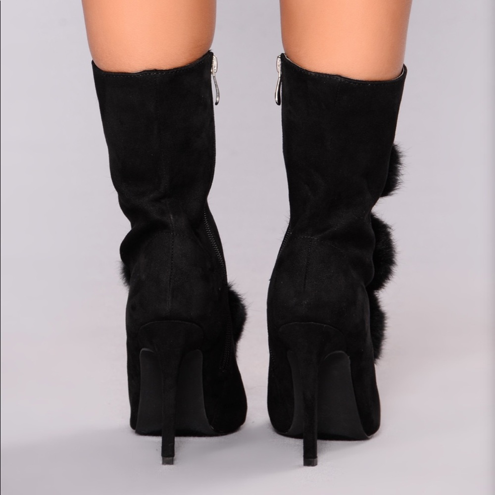 Pom Pom Booties - Picture 4 of 4